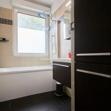 Republique - 2ch Tres Lumineux + Parking ! ليل