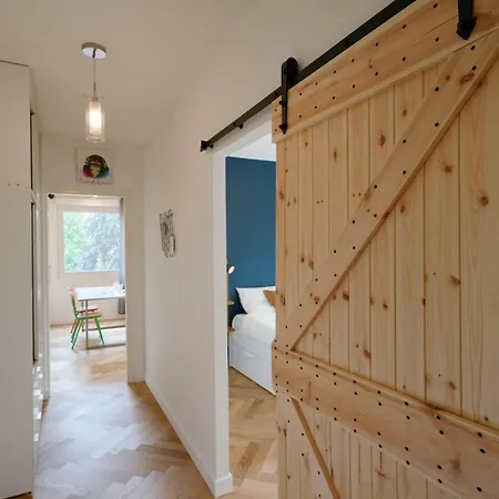 Republique - 2ch Tres Lumineux + Parking ! * ليل