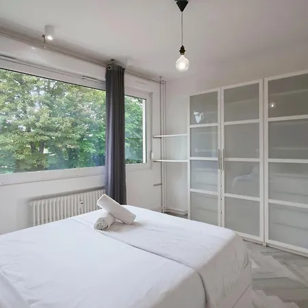 Republique - 2ch Tres Lumineux + Parking ! ليل