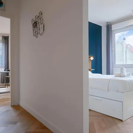 شقة Republique - 2ch Tres Lumineux + Parking ! *