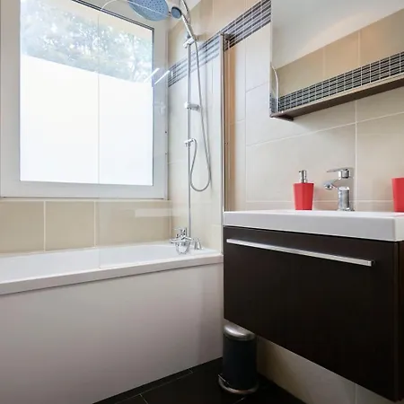 Republique - 2ch Tres Lumineux + Parking ! شقة